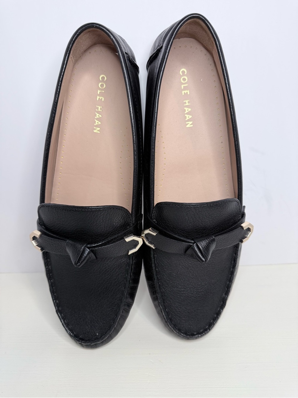 Cole Haan Black Pebbled Leather Moccasins Loafers Silver Buckle Size 9.5B